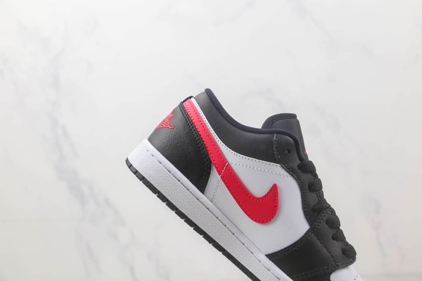 乔丹Air Jordan 1 Low纯原版本低帮AJ1黑白红勾板鞋 莆田乔丹AJ货源 货号:DC0774-004