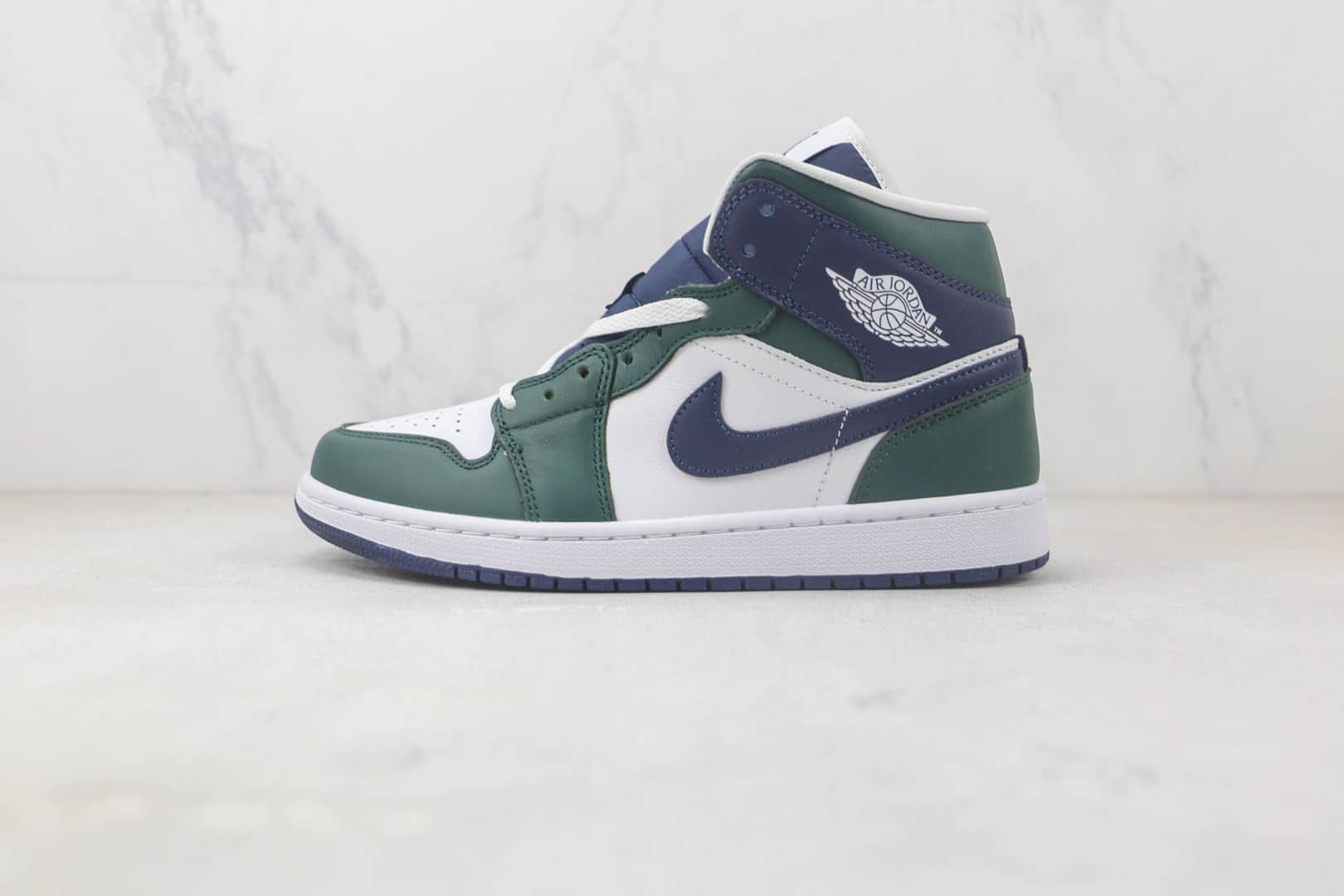乔丹Air Jordan 1 Mid纯原版本中帮AJ1海军蓝绿拼色板鞋 莆田天花板AJ系列 货号:DZ5326-300