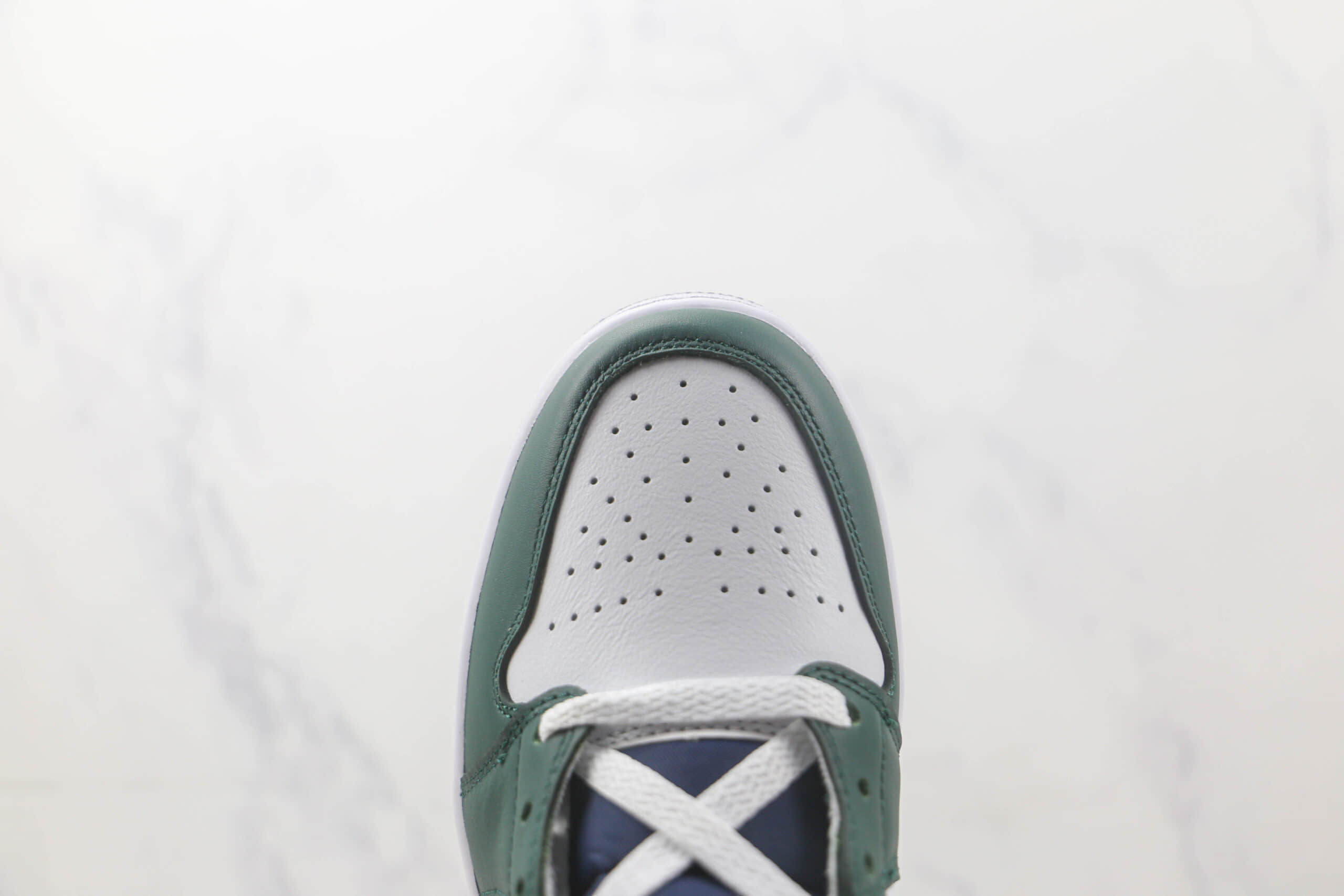 乔丹Air Jordan 1 Mid纯原版本中帮AJ1海军蓝绿拼色板鞋 莆田天花板AJ系列 货号:DZ5326-300