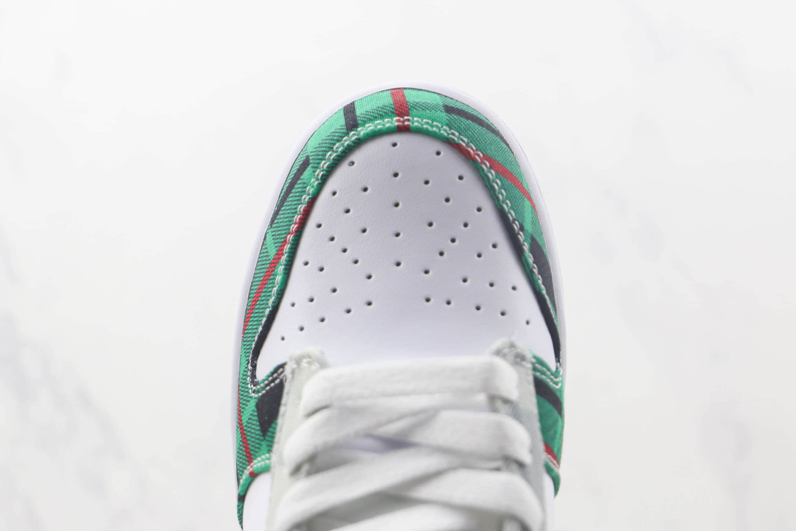 耐克Nike Dunk Low Plaid纯原版本低帮DUNK红绿格子布花纹板鞋 耐克DUNK校园板鞋 货号：DV0827-100