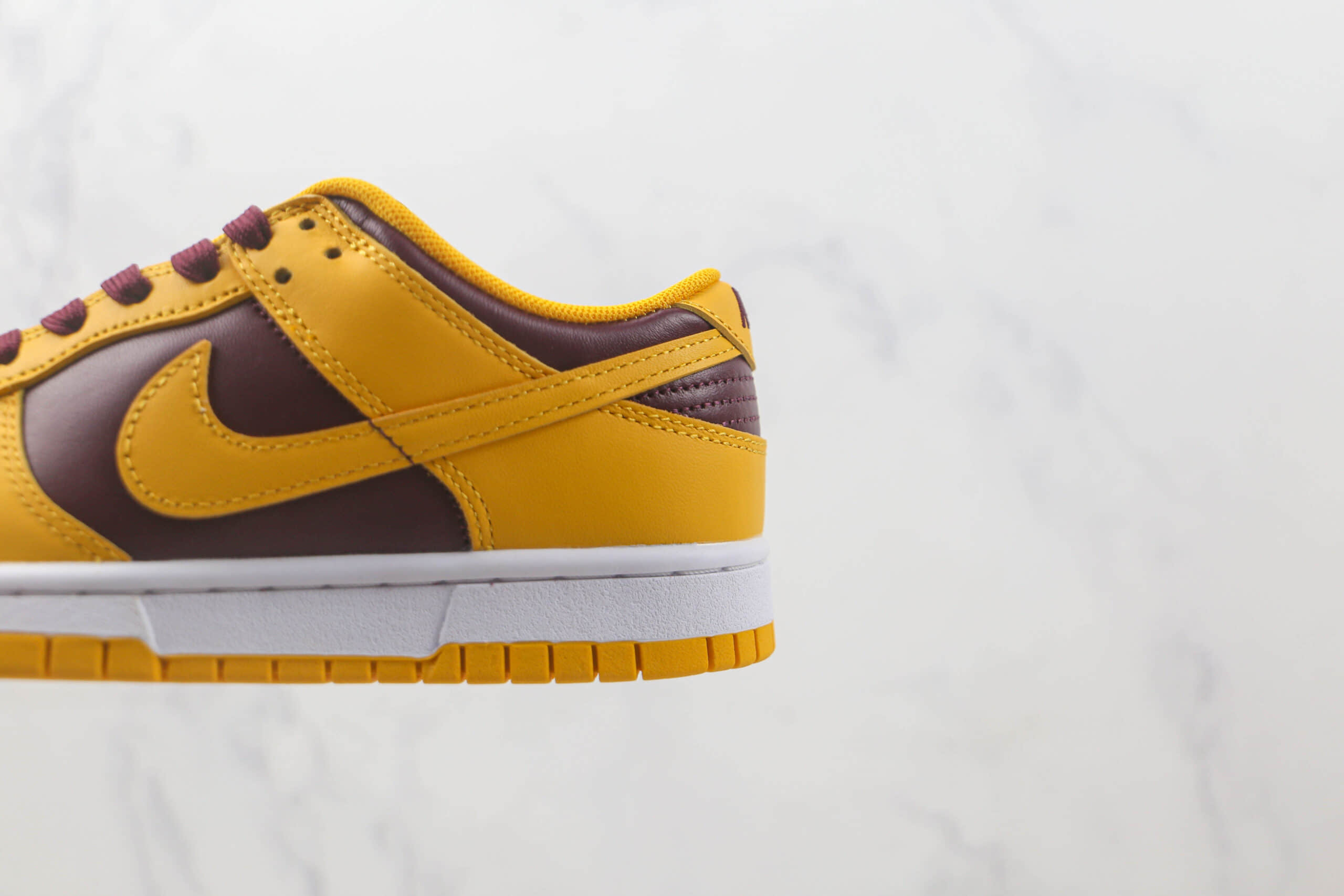 耐克Nike SB Dunk Low纯原版本低帮DUNK亚利桑那州黄酒红色板鞋 莆田天花板DUNK板鞋 货号：DD1391-702