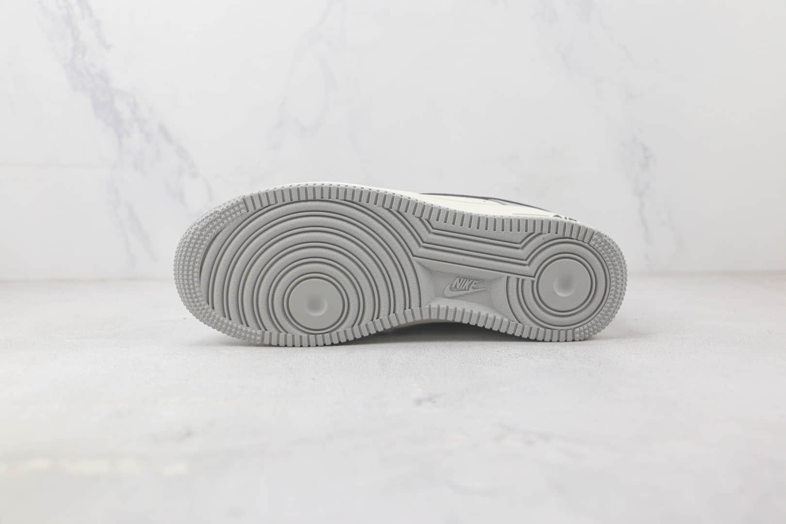 耐克Nike Air Force 1 Low 07纯原版本空军一号AF1灰白拼接黑勾板鞋 耐克空军一号校园板鞋 货号:DO7417-991