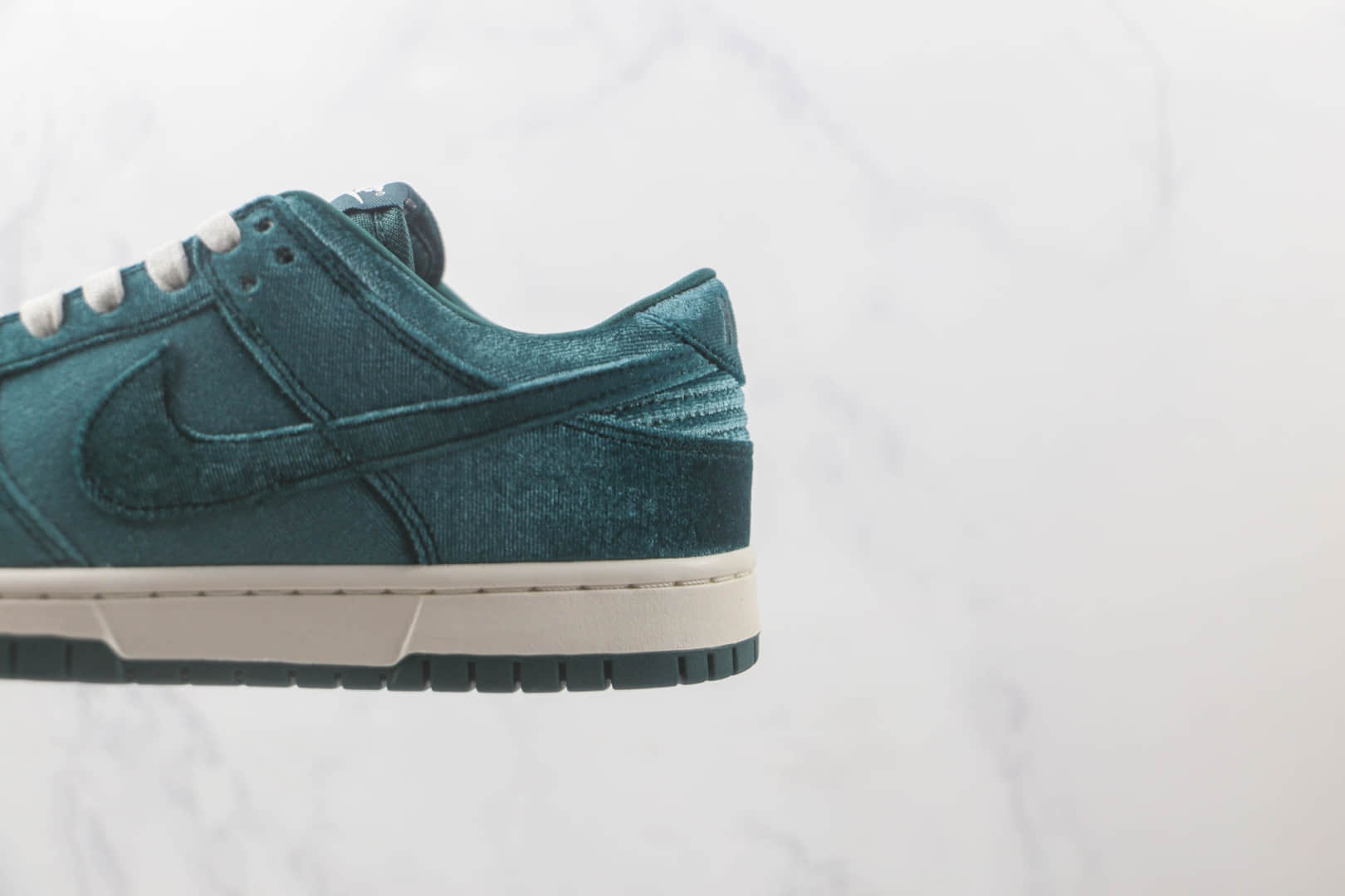 耐克Nike SB Dunk Low Dunk纯原版本低帮SB DUNK天鹅绒绿配色板鞋 耐克天花板DUNK系列 货号:DZ5224-300