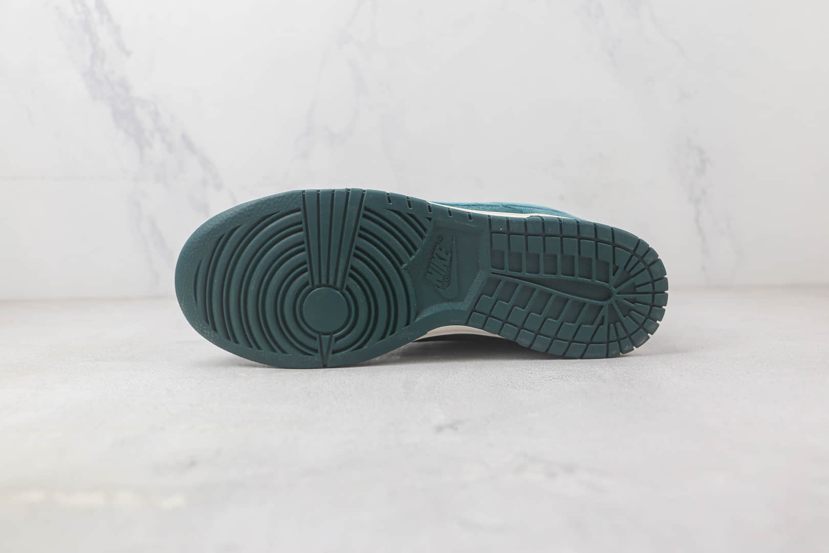 耐克Nike SB Dunk Low Dunk纯原版本低帮SB DUNK天鹅绒绿配色板鞋 耐克天花板DUNK系列 货号:DZ5224-300