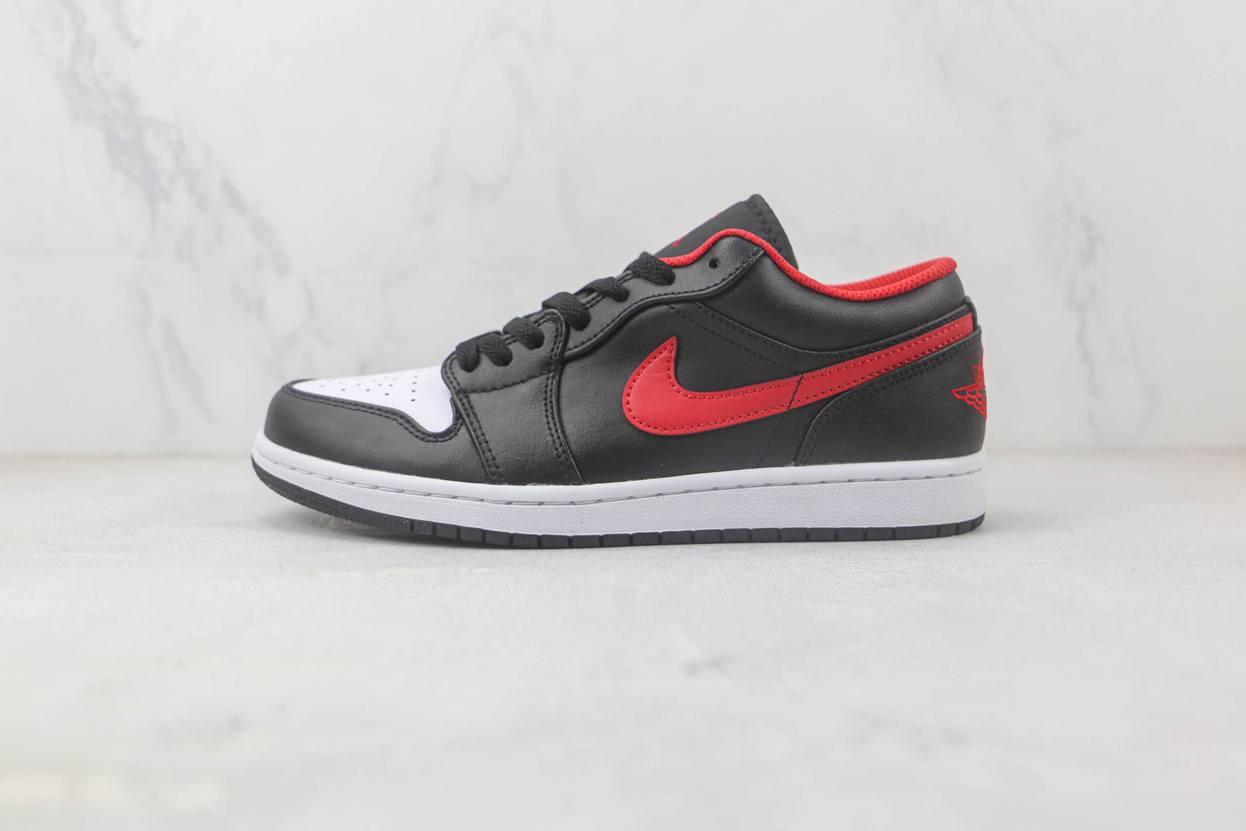 乔丹Air Jordan 1 Low纯原版本低帮AJ1黑白红色板鞋 莆田天花板AJ系列 货号：553558-063