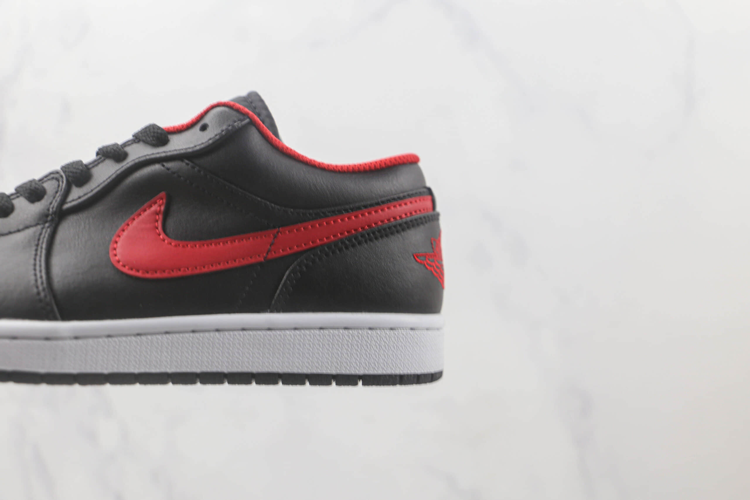 乔丹Air Jordan 1 Low纯原版本低帮AJ1黑白红色板鞋 莆田天花板AJ系列 货号：553558-063