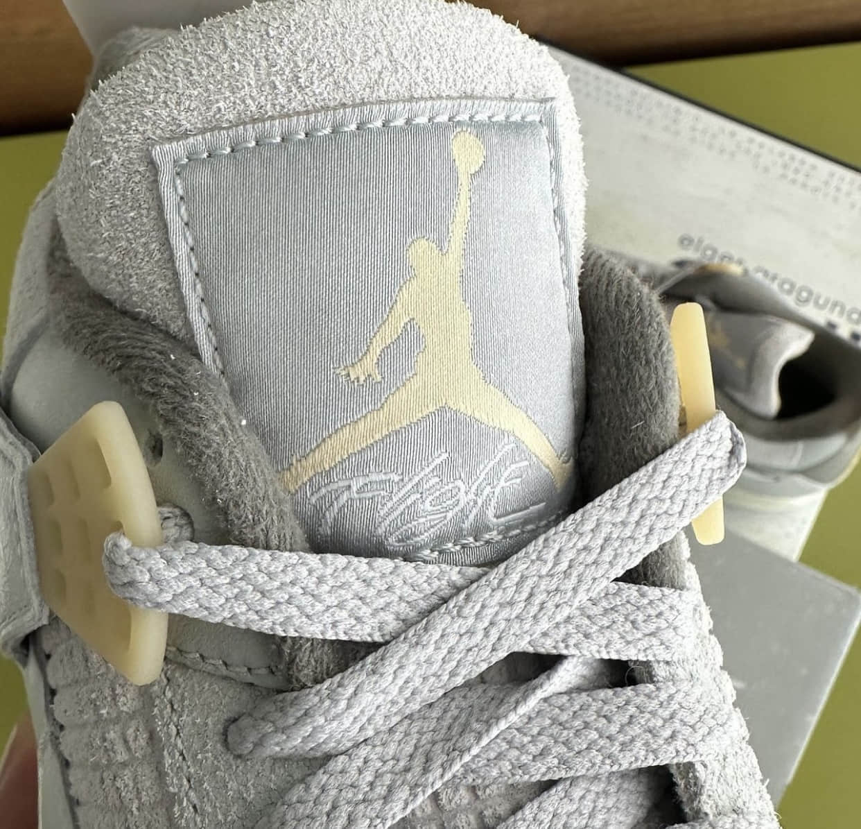 AJ4“光子尘埃”最新实物细节曝光!规格超高! 货号:DV3742-021