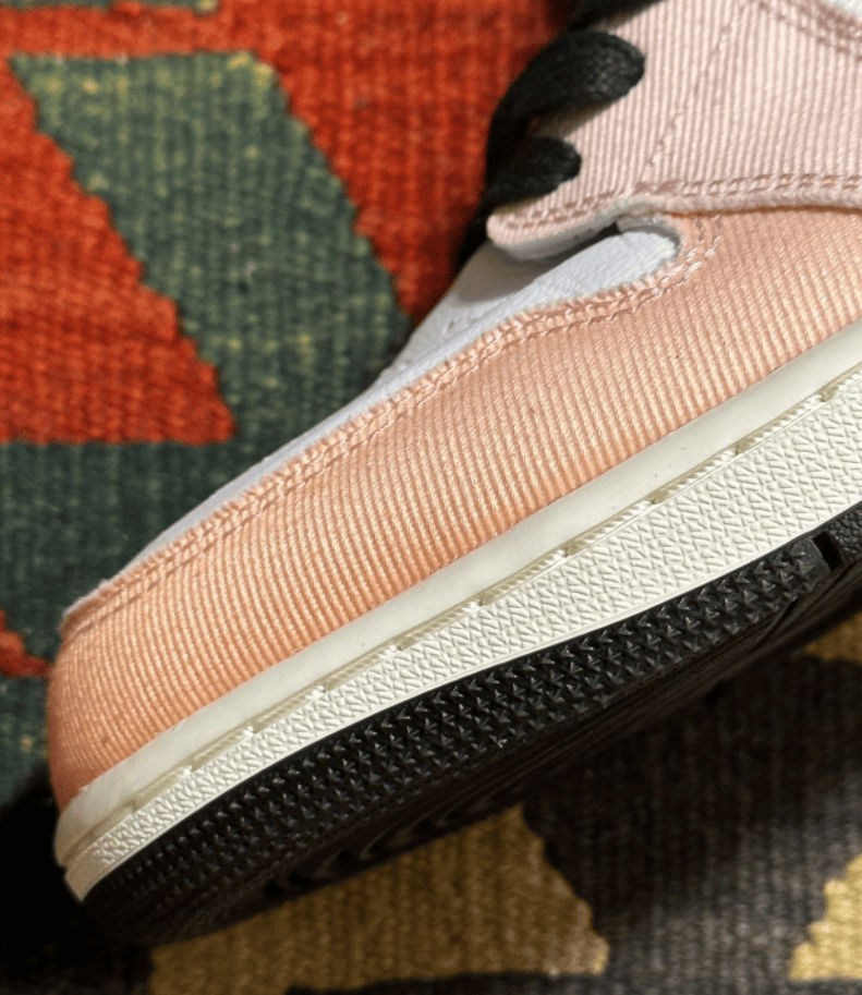 鸳鸯渐变AJ1实物细节曝光!配色灵感源于乔丹这张照片! 货号:DX0054-805