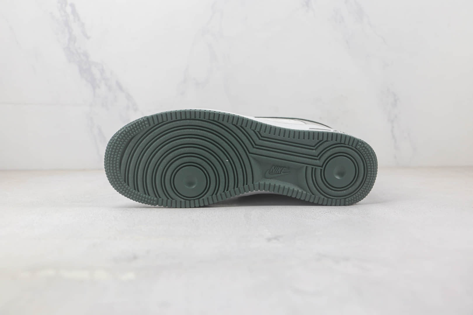耐克Nike Air Force 1 '07 Low纯原版本低帮空军一号麂皮灰绿色板鞋 莆田耐克空军一号系列板鞋 货号：DF3966-723