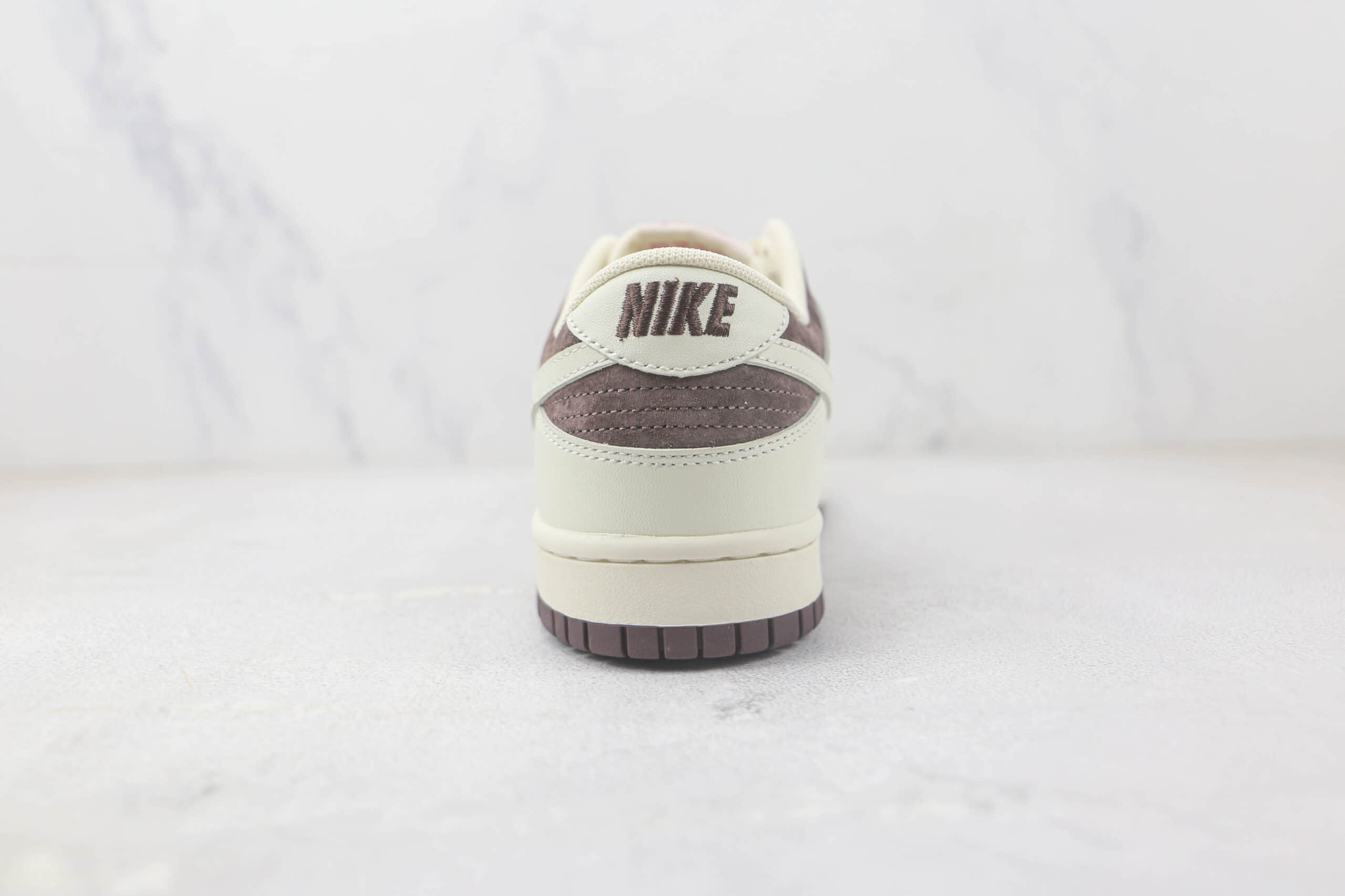 耐克Nike SB Dunk Low Dunk纯原版本低帮SB DUNK白棕色板鞋 莆田天花板DUNK系列板鞋 货号：DN0068-226