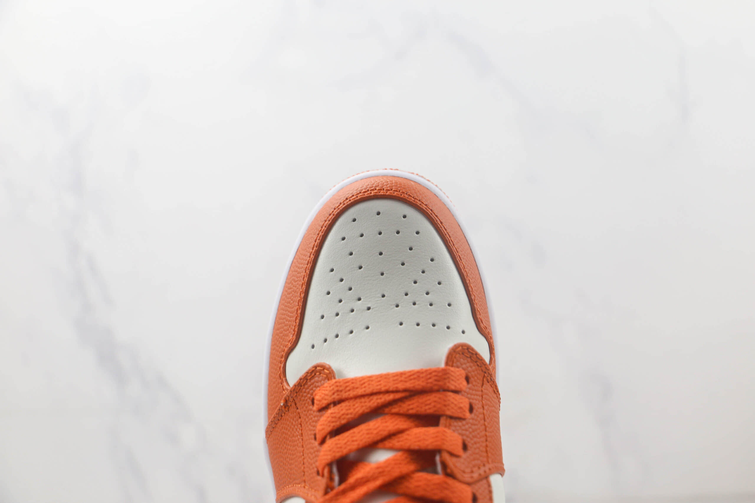 乔丹Air Jordan 1 Mid Retro纯原版本中帮AJ1拼接白橙色板鞋 莆田天花板AJ1系列 货号:DV1302-100