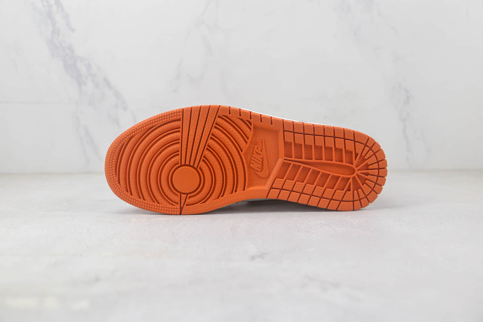 乔丹Air Jordan 1 Mid Retro纯原版本中帮AJ1拼接白橙色板鞋 莆田天花板AJ1系列 货号:DV1302-100