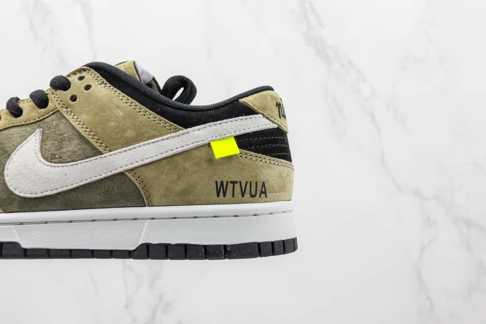 耐克Nike SB Dunk Low Dunk纯原版本低帮SB DUNK绿麂皮白勾板鞋 莆田天花板DUNK板鞋 货号:WT1233-033