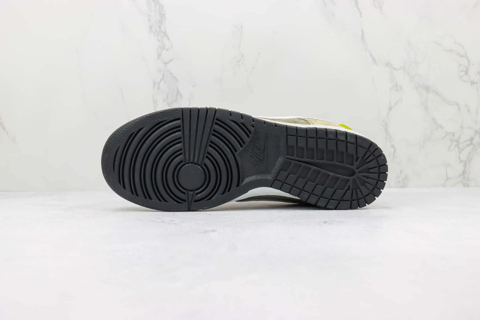 耐克Nike SB Dunk Low Dunk纯原版本低帮SB DUNK绿麂皮白勾板鞋 莆田天花板DUNK板鞋 货号:WT1233-033