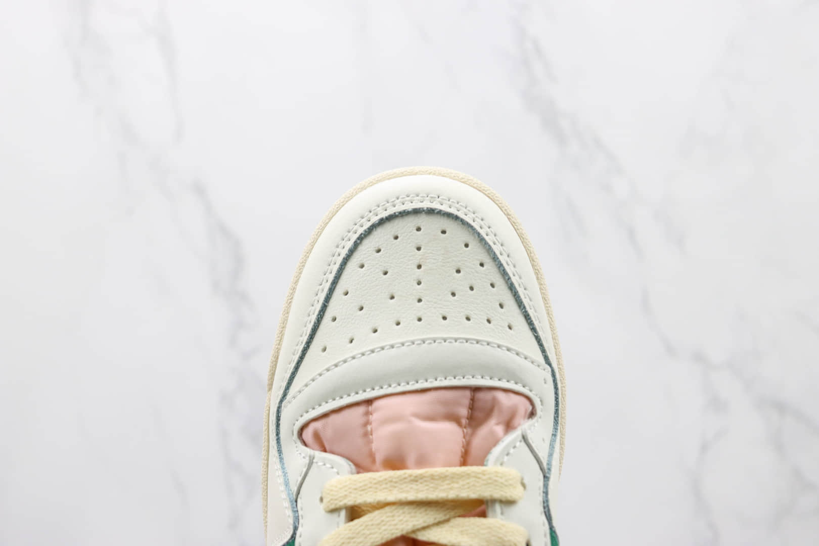 阿迪达斯Adidas Forum 84 High纯原版本高帮Forum84白绿色板鞋 阿迪达斯校园板鞋 货号：GW2203