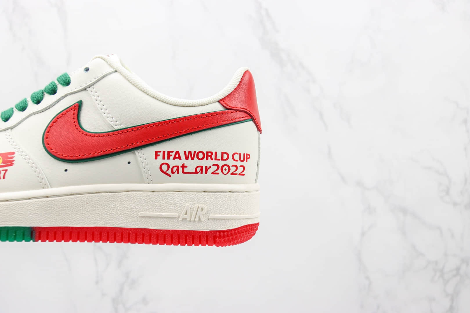 耐克Nike Air Force 1 Low 07纯原版本低帮空军一号世界杯主题系列米白红色板鞋 耐克空军一号校园板鞋 货号：DR9868-900