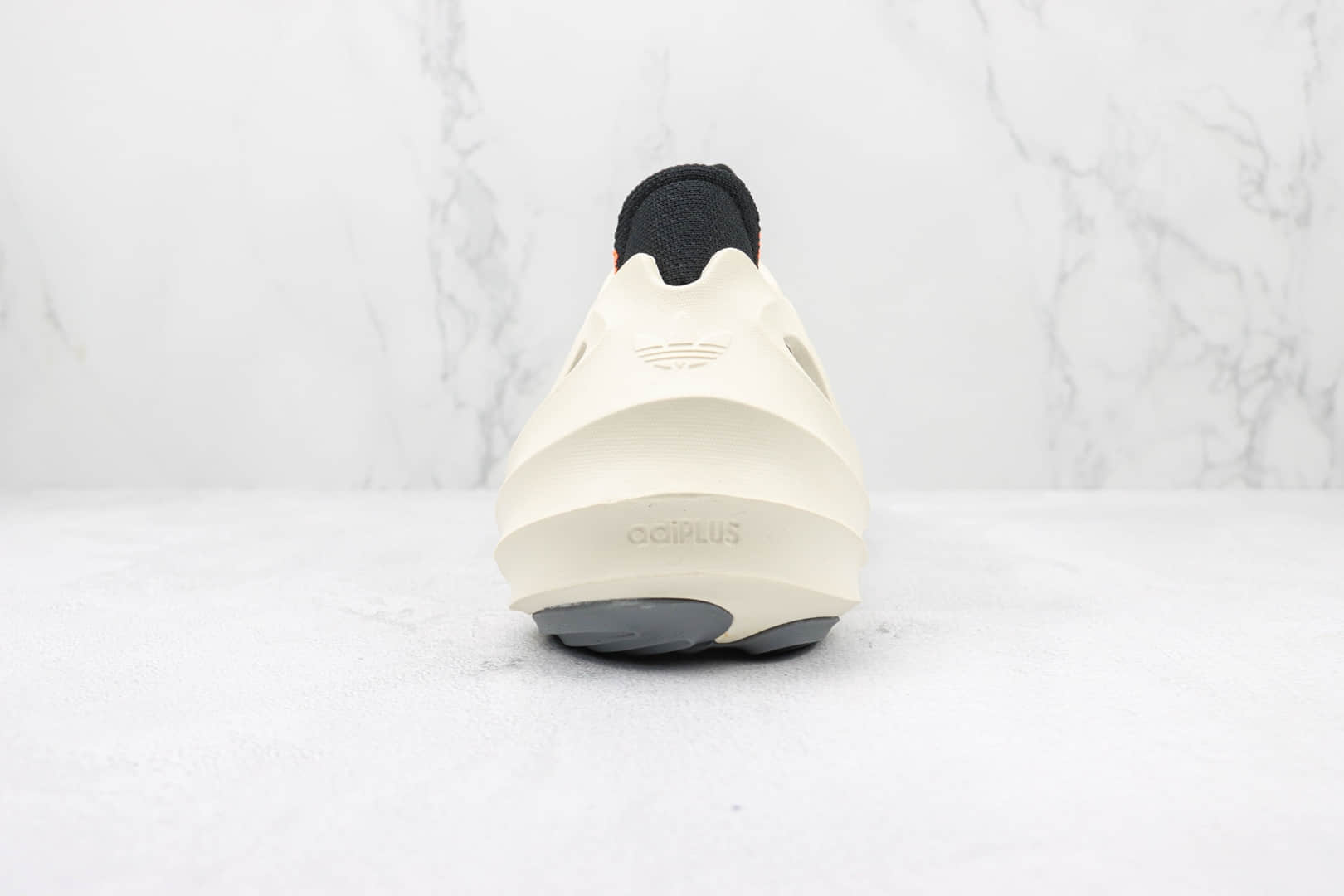 阿迪达斯Adidas adiFOM Q纯原版本骨骼鞋款白黑色复古跑鞋 莆田阿迪达斯系列跑鞋 货号:HP6282