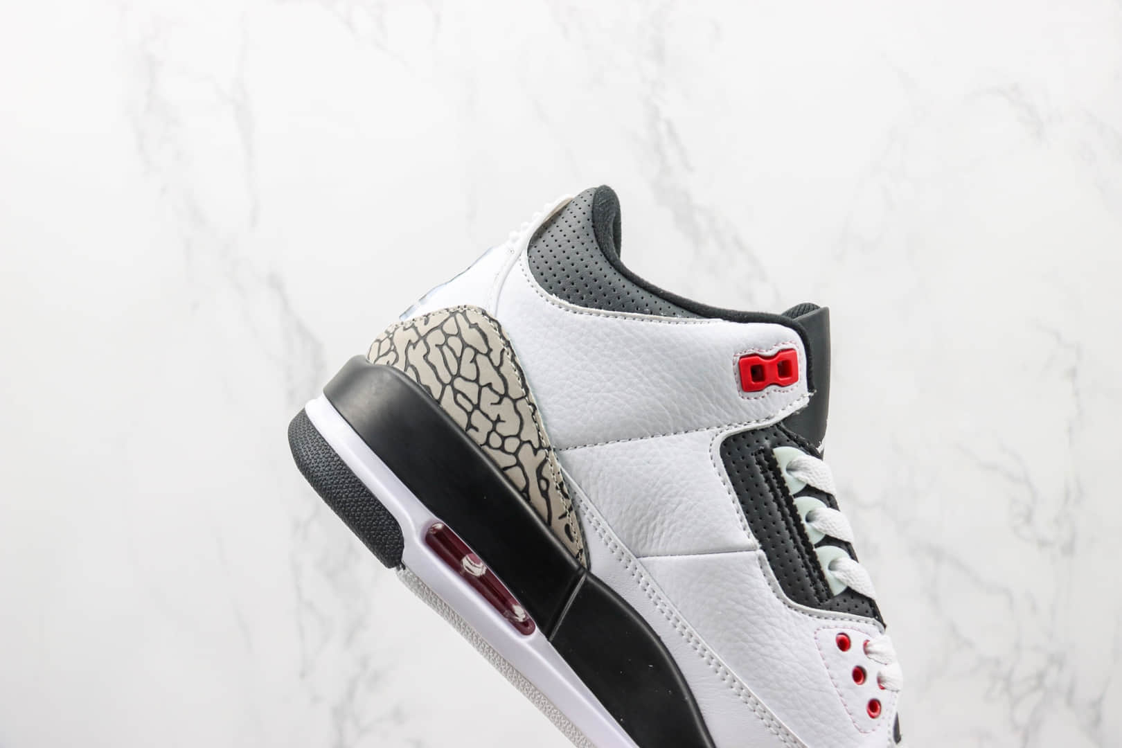 乔丹Air Jordan 3 Retro纯原版本AJ3红外线白配色篮球鞋 莆田天花板AJ系列 货号:136064-123