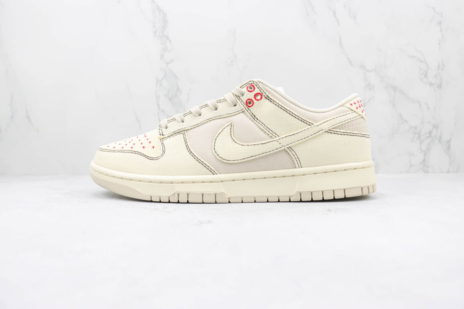 耐克NIKE SB Dunk Low纯原版本低帮SB DUNK单宁布白红色板鞋 莆田天花板DUNK系列 货号：DV0834-100