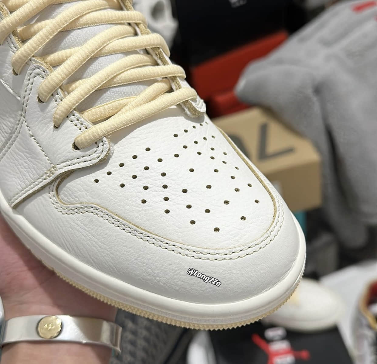小香风AJ1最新实物释出!质感细腻! 货号:FD8631-100