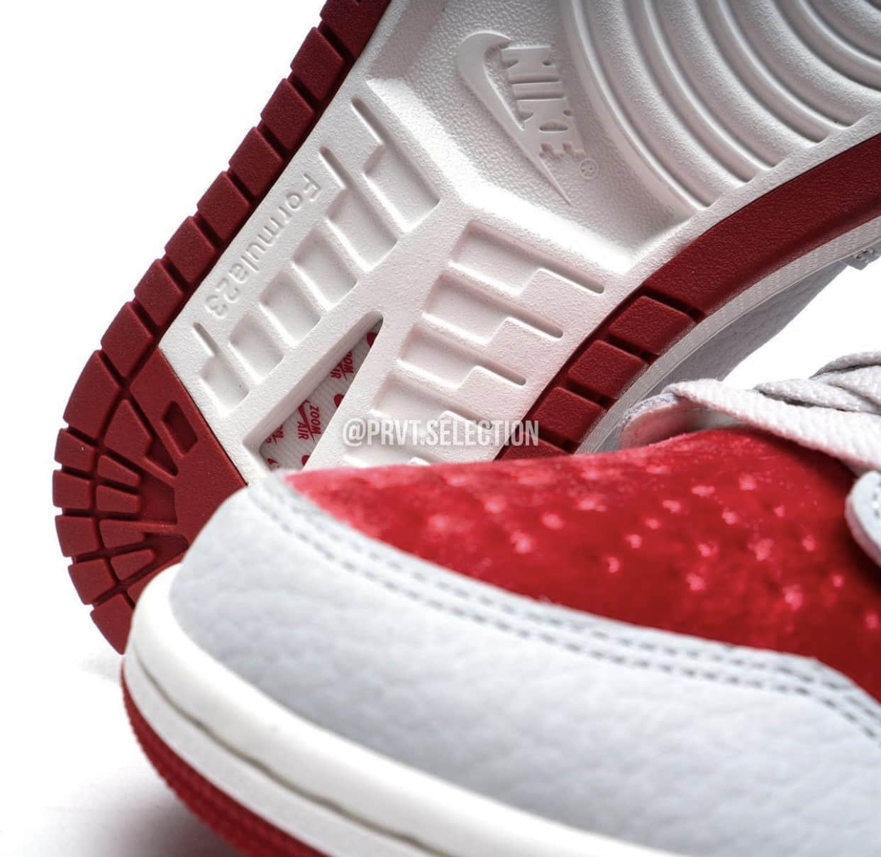 全新“情人节”AJ1实物释出!心动的感觉!