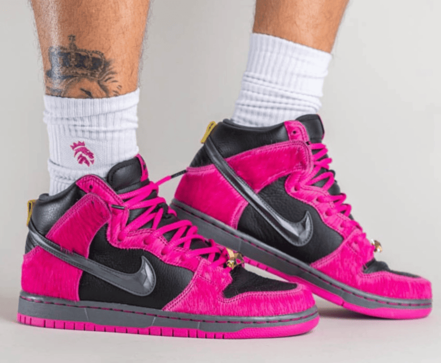 RTJ x Nike SB Dunk联名上脚图曝光!你选蓝精灵还是黑粉?