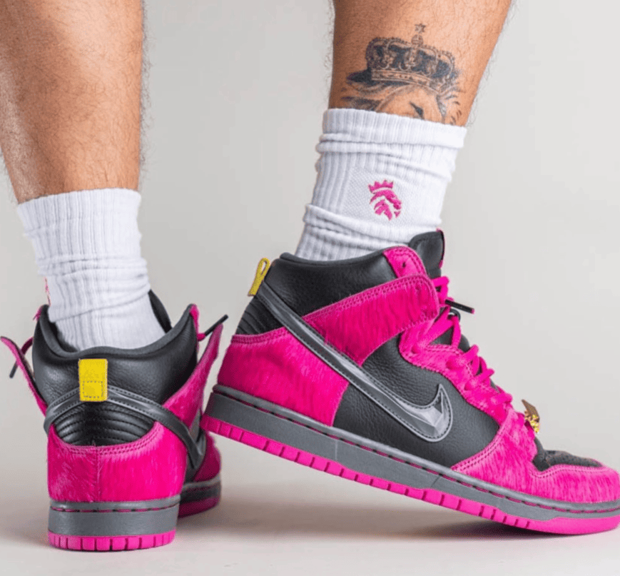 RTJ x Nike SB Dunk联名上脚图曝光!你选蓝精灵还是黑粉?