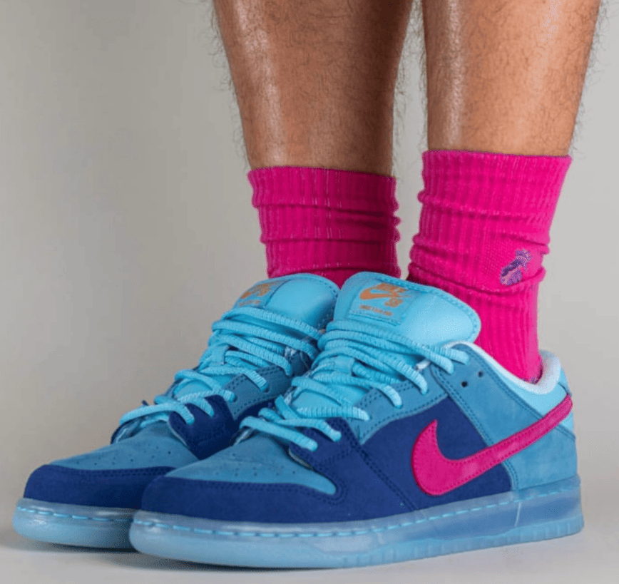 RTJ x Nike SB Dunk联名上脚图曝光!你选蓝精灵还是黑粉?
