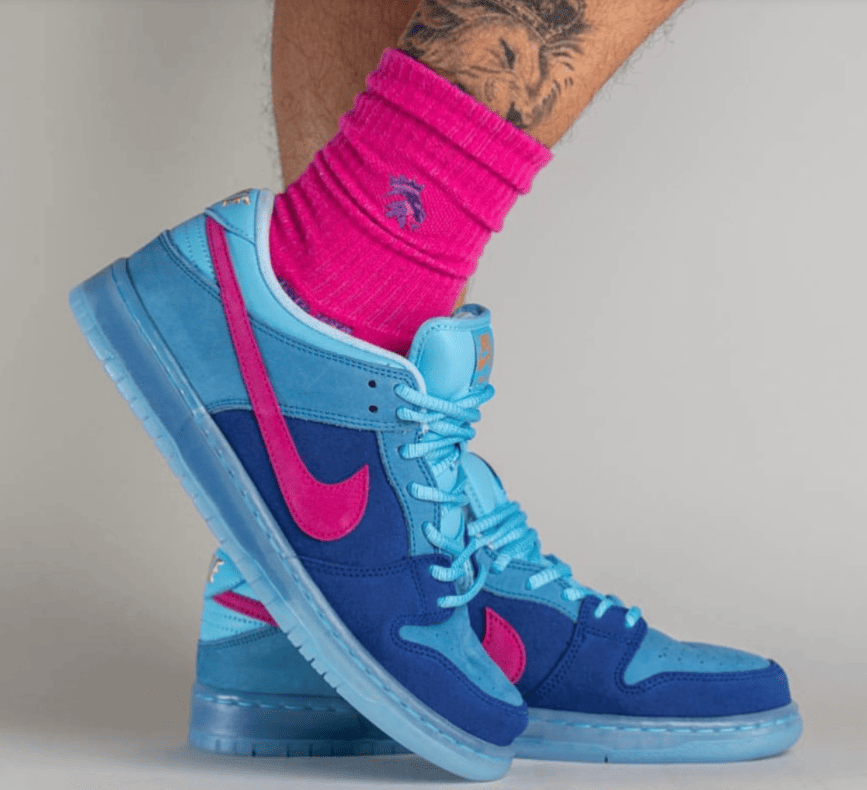 RTJ x Nike SB Dunk联名上脚图曝光!你选蓝精灵还是黑粉?
