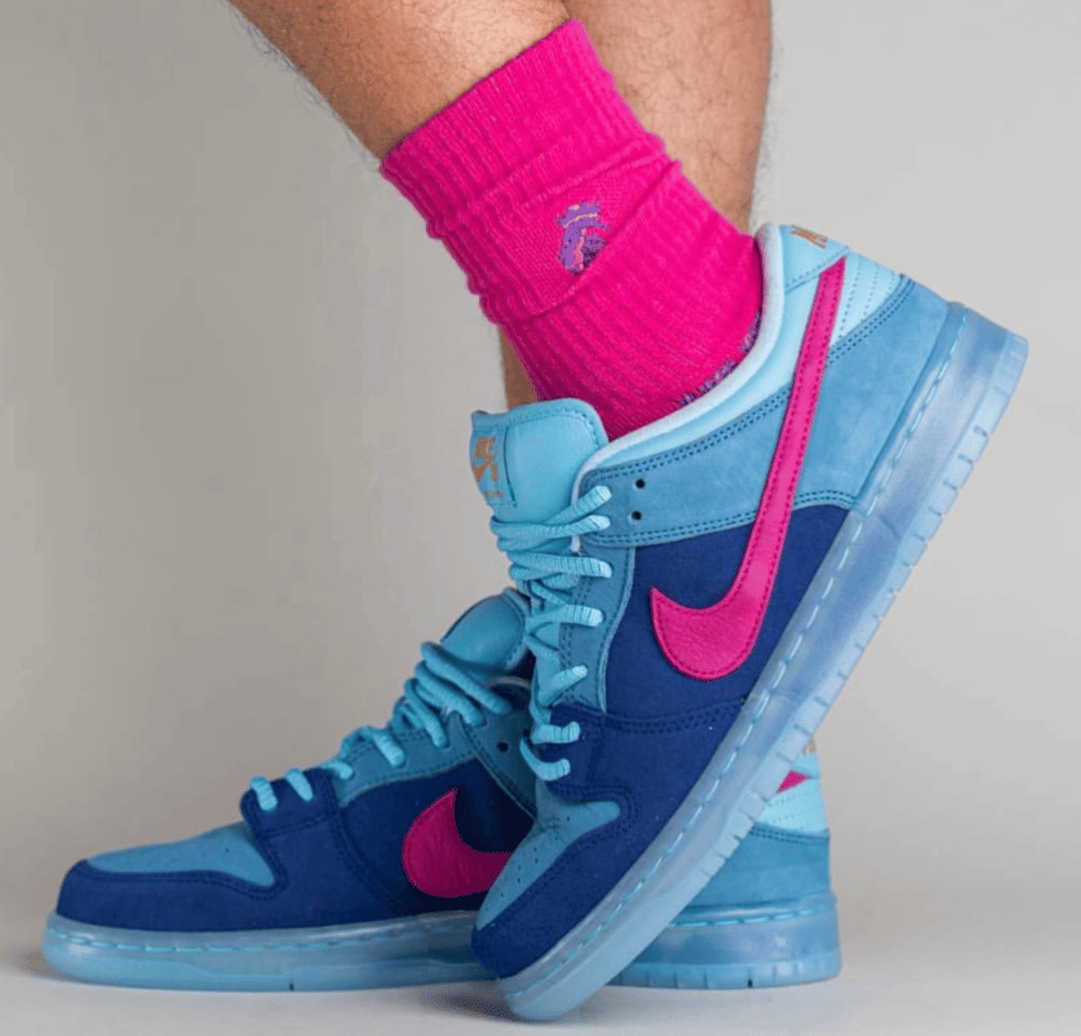 RTJ x Nike SB Dunk联名上脚图曝光!你选蓝精灵还是黑粉?