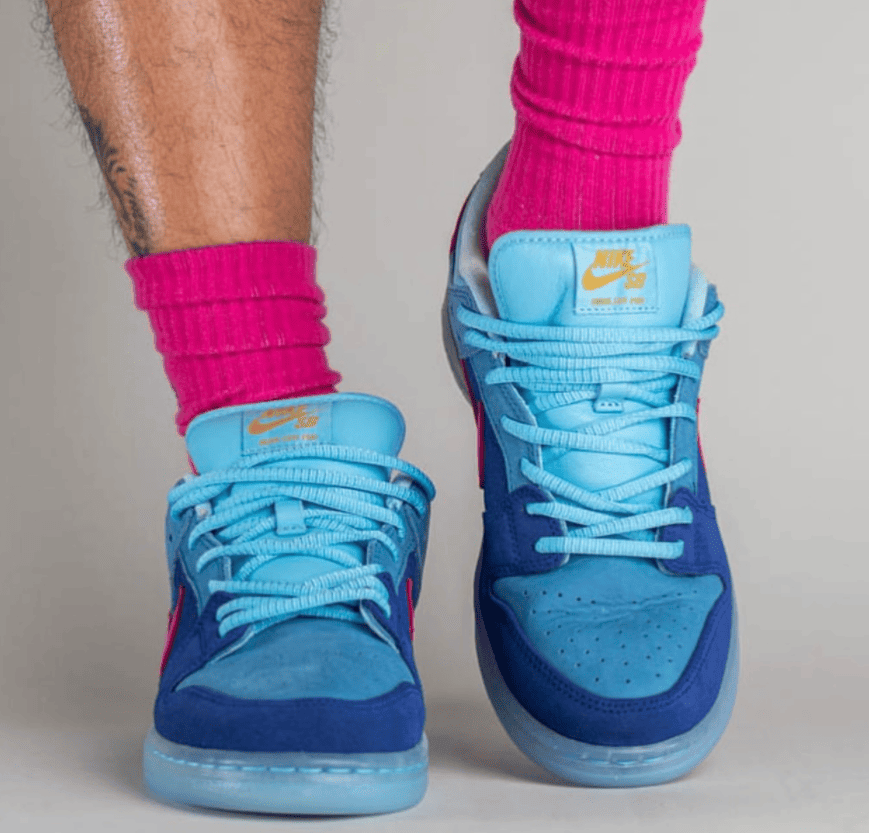 RTJ x Nike SB Dunk联名上脚图曝光!你选蓝精灵还是黑粉?