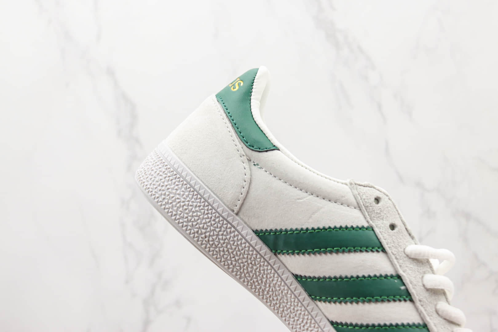 阿迪达斯Adidas Handball Spezial纯原版本白绿色平底复古跑鞋 阿迪达斯校园板鞋 货号：BD7636