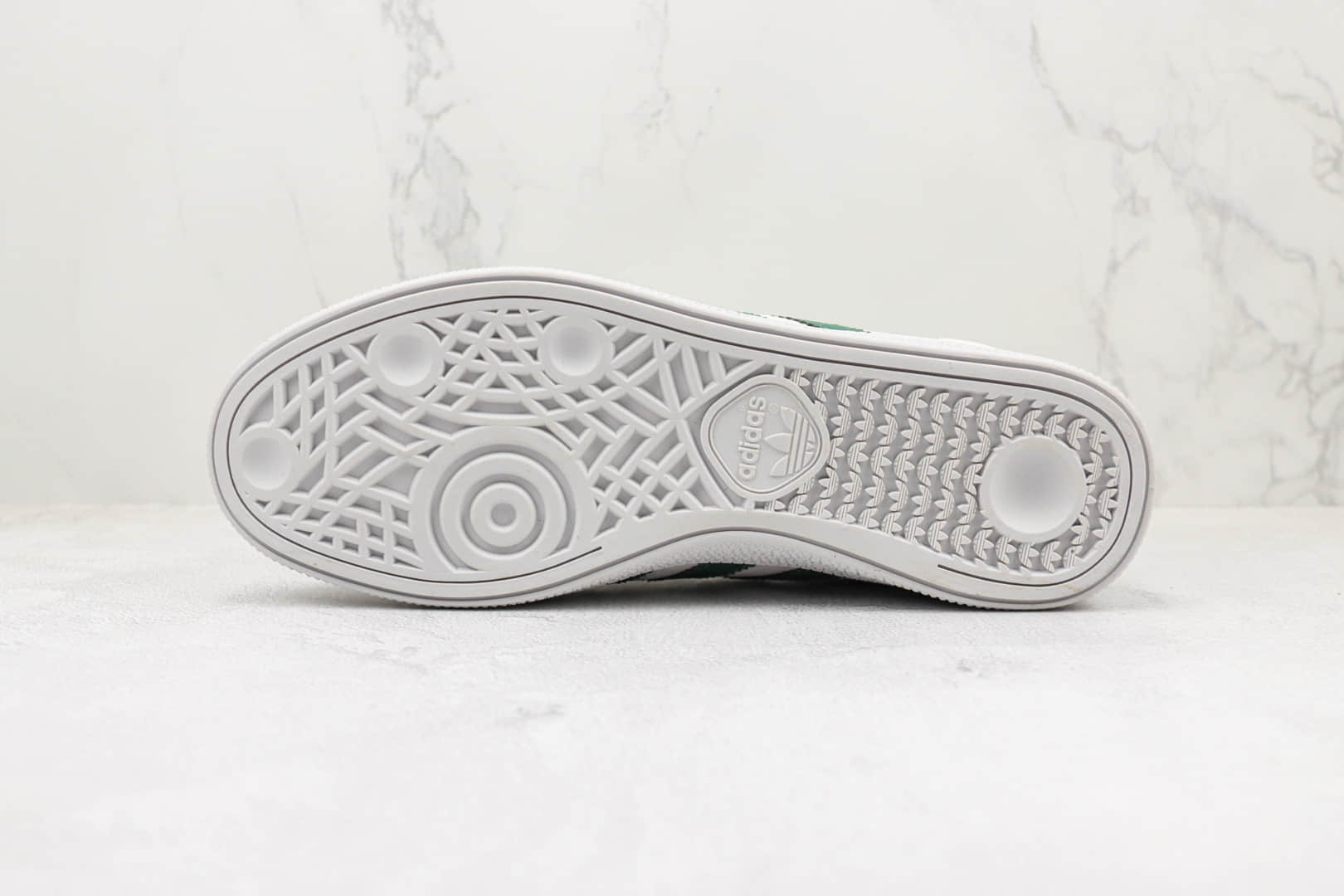 阿迪达斯Adidas Handball Spezial纯原版本白绿色平底复古跑鞋 阿迪达斯校园板鞋 货号：BD7636