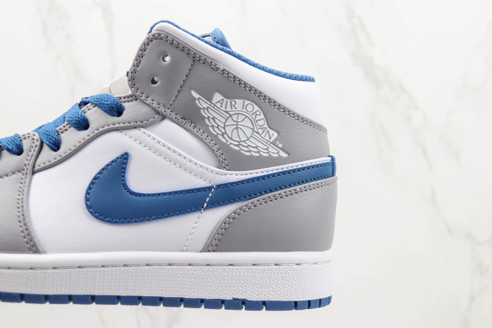 乔丹Air Jordan 1 Mid Retro纯原版本中帮AJ1烟灰蓝色板鞋 莆田AJ1篮球鞋系列 货号:DQ8423-014