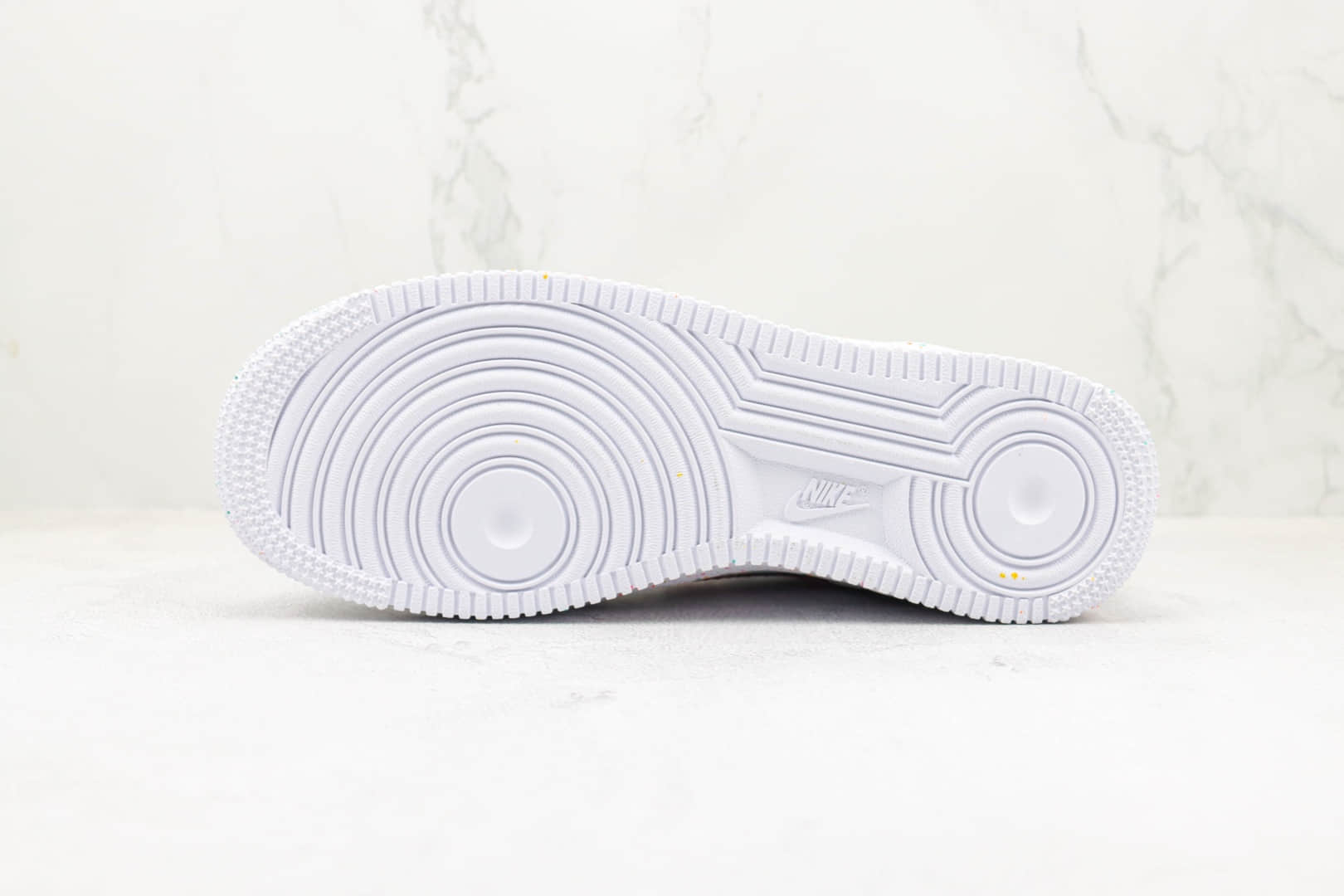 耐克Nike Air Force 1 07纯原版本低帮空军一号双小勾彩色波点板鞋 耐克空军一号校园板鞋 货号:FD4626-181