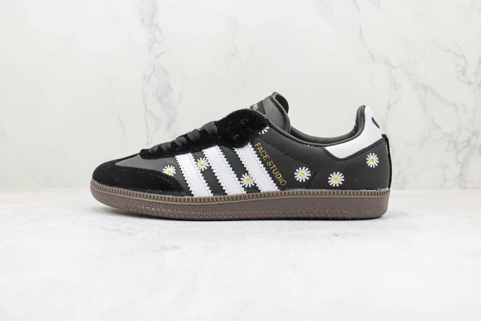 阿迪达斯Adidas Samba atmos×FACE纯原版本三叶草桑巴系列小雏菊配色板鞋 莆田阿迪达斯桑巴系列板鞋 货号:HO3848