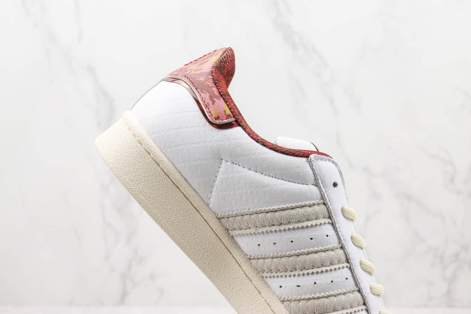 阿迪达斯Adidas Originals Superstar纯原版本兔年限定贝壳头迷彩尾板鞋 阿迪达斯贝壳头系列 货号：IF2577