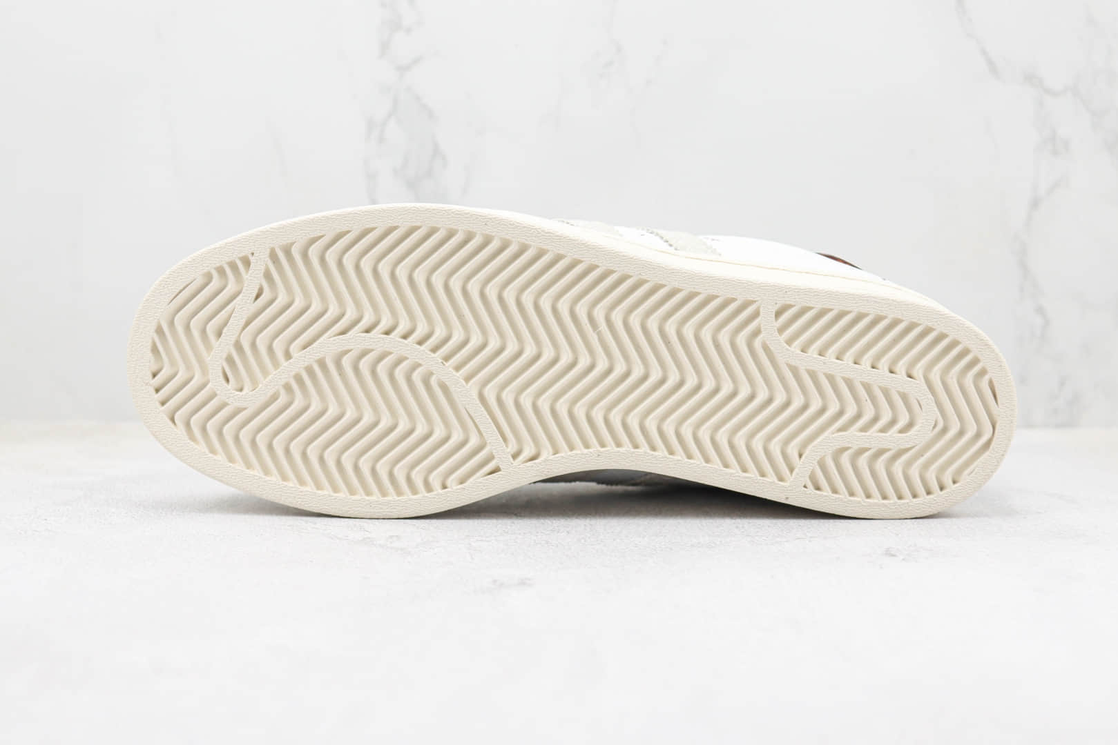 阿迪达斯Adidas Originals Superstar纯原版本兔年限定贝壳头迷彩尾板鞋 阿迪达斯贝壳头系列 货号：IF2577