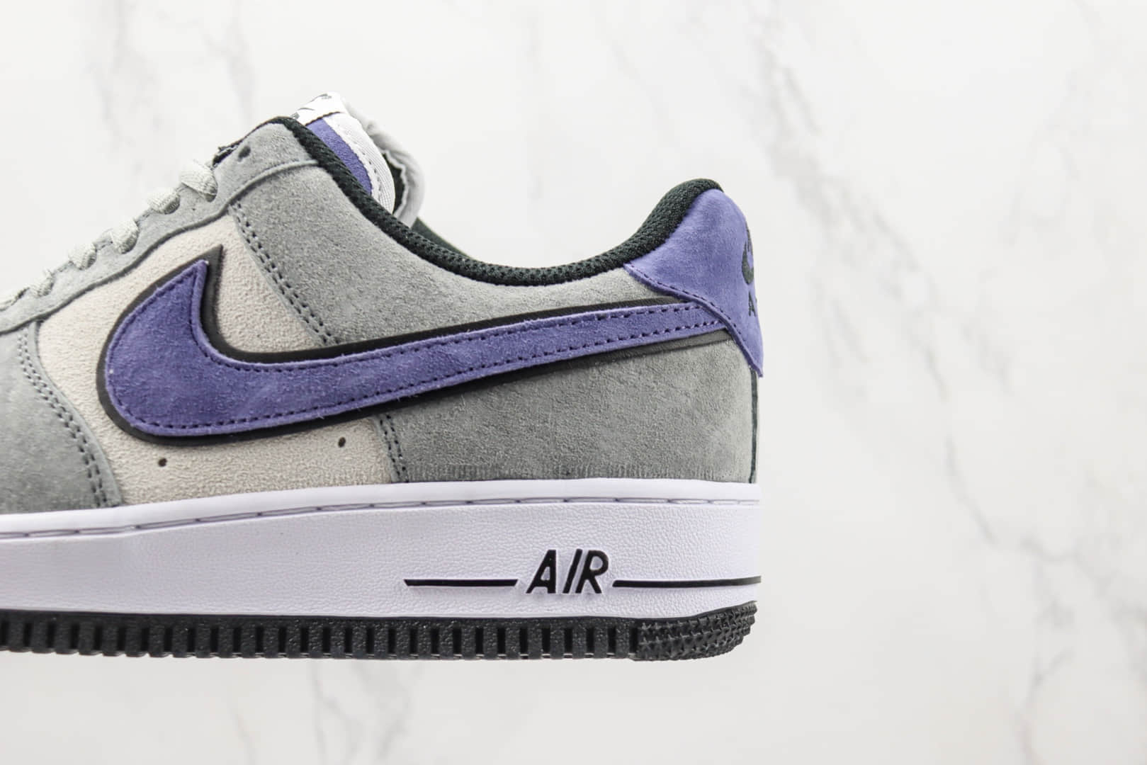 耐克Nike Air Force 1 '07 Low纯原版本低帮空军一号灰紫拼色配色板鞋 莆田天花板空军一号系列板鞋 货号：HH9636-056