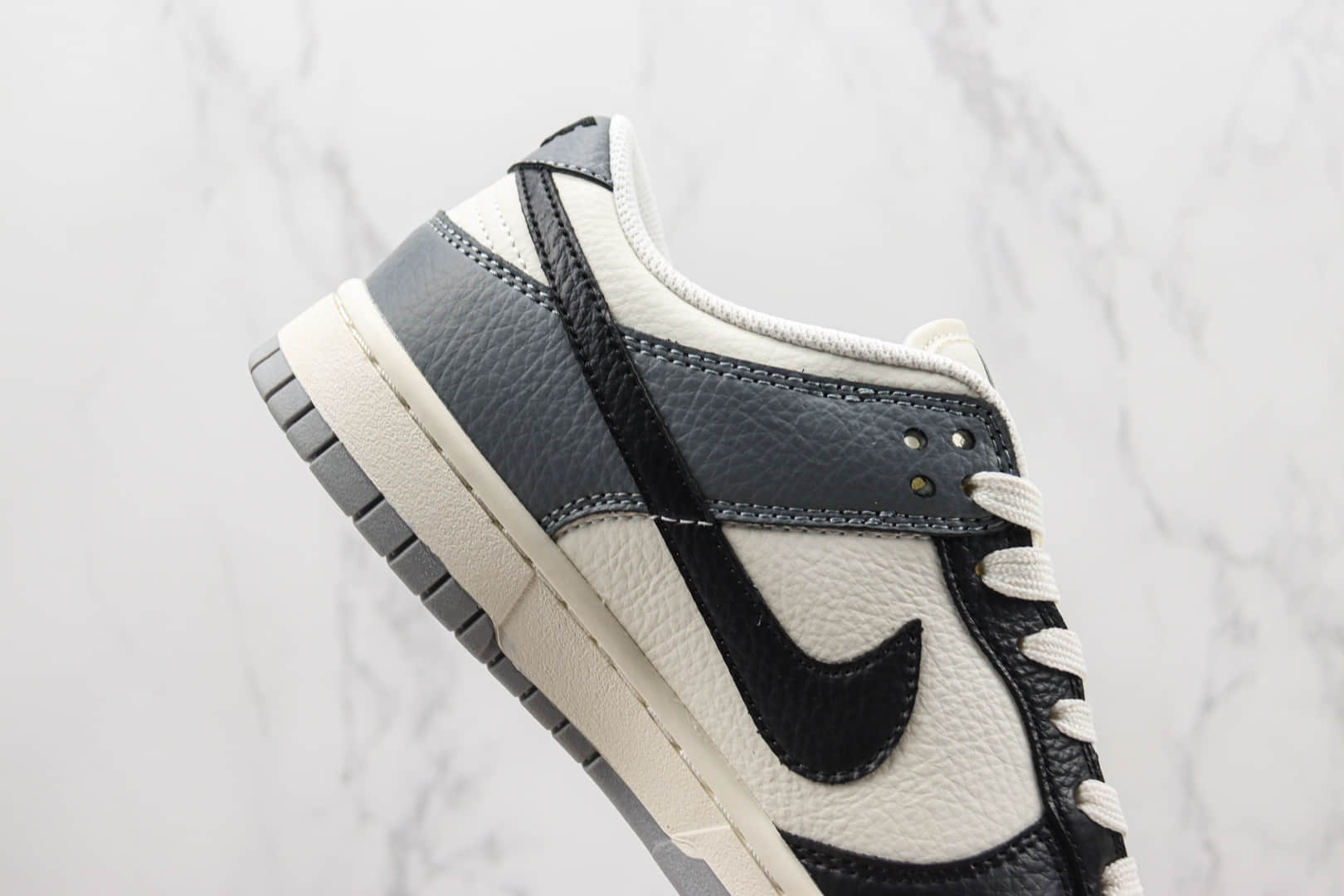 耐克Nike SB Dunk Low纯原版本低帮Dunk白黑灰笑脸板鞋 莆田天花板Dunk系列 货号：BB1609-113