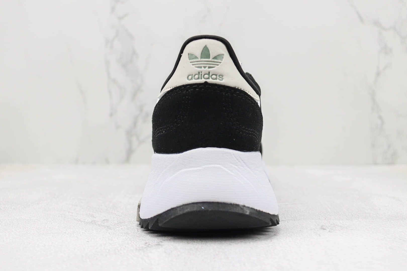 阿迪达斯adidas Retropy F2 W纯原版本黑白色复古跑鞋 莆田阿迪达斯货源 货号：GW9409