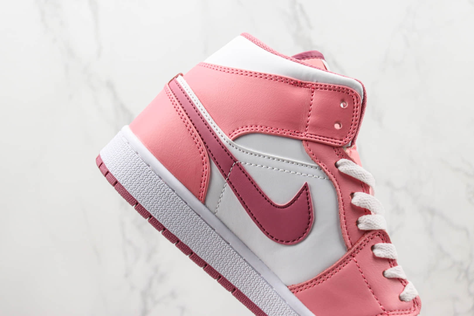 乔丹Air Jordan 1 Mid纯原版本中帮AJ1白粉色篮球鞋 莆田天花板AJ系列 货号:DQ8423-616