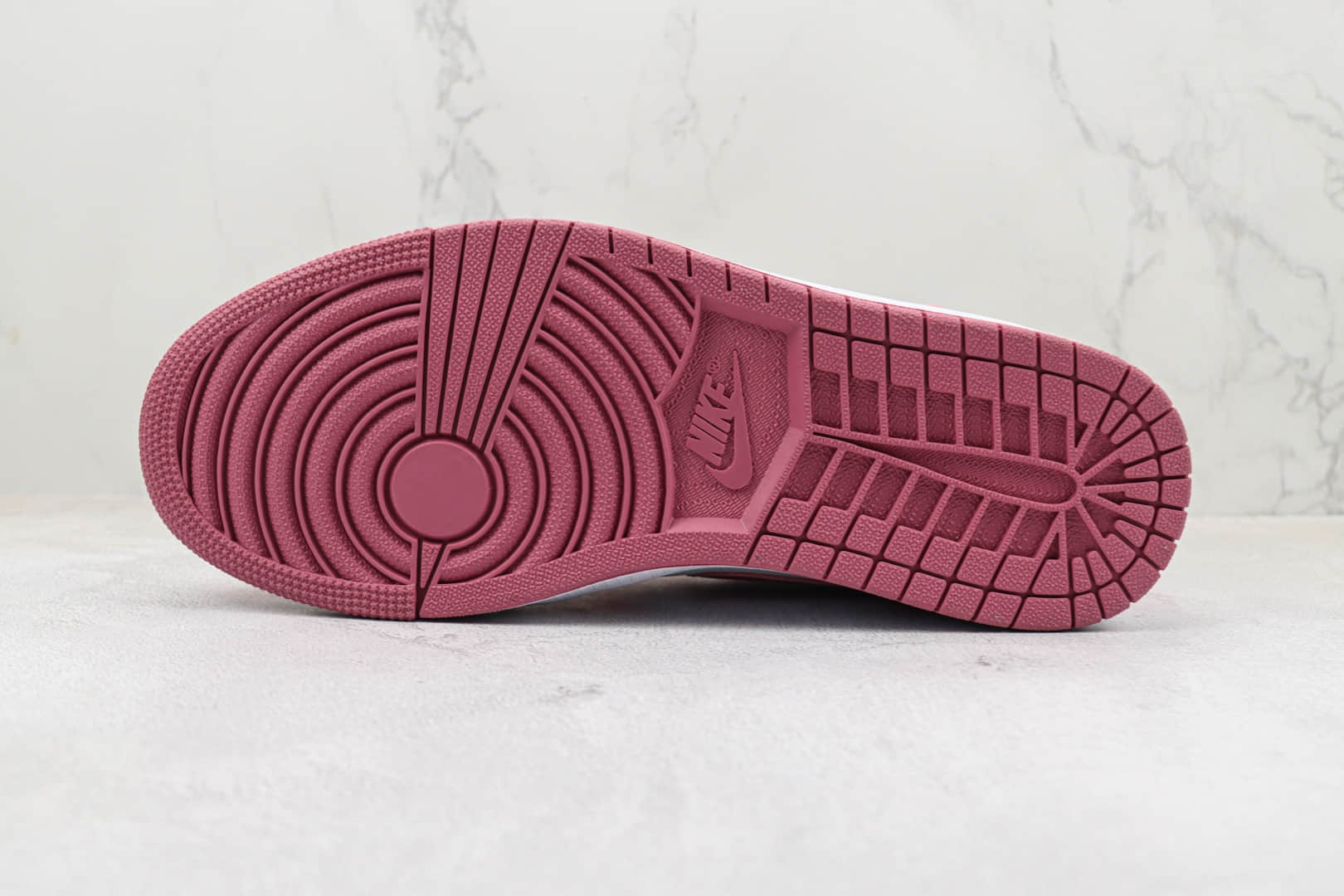 乔丹Air Jordan 1 Mid纯原版本中帮AJ1白粉色篮球鞋 莆田天花板AJ系列 货号:DQ8423-616