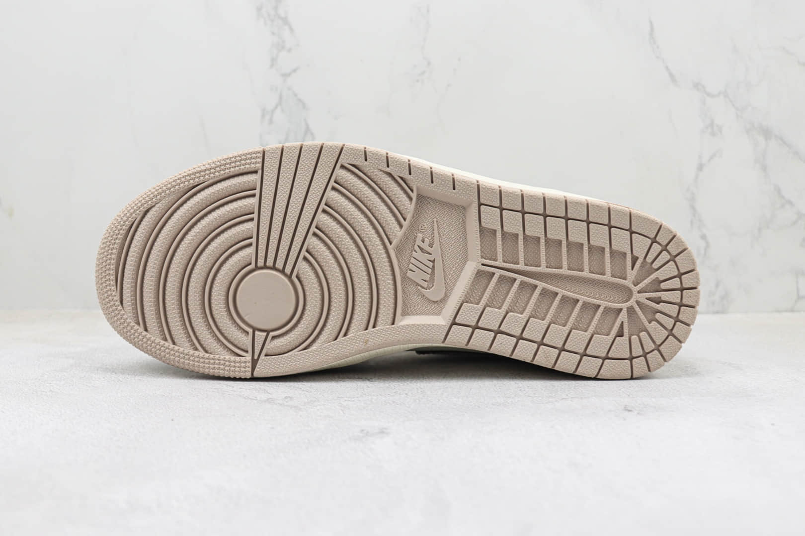 乔丹Air Jordan 1 Mid纯原版本中帮AJ1白褐灰色帆布篮球鞋 莆田天花板AJ1系列 货号:DM9652-102