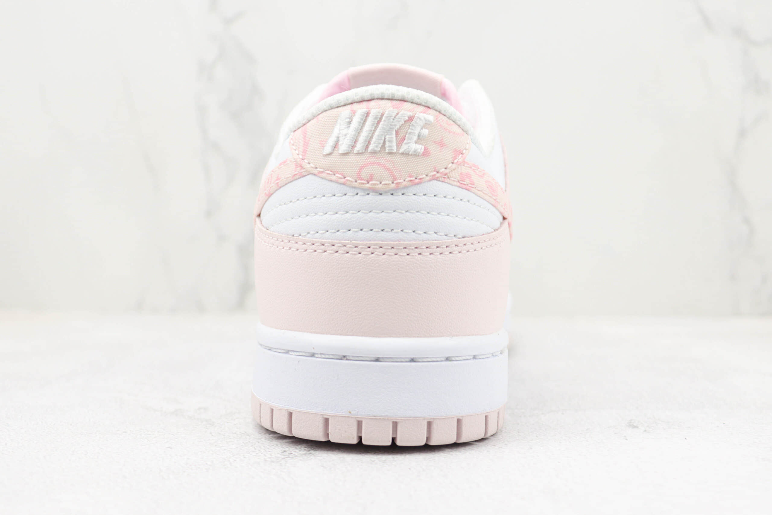 耐克Nike SB Dunk Low “Pink Paisley”纯原版本低帮Dunk樱花粉腰果花钩板鞋 莆田天花板Dunk系列板鞋 货号:FD1449-100