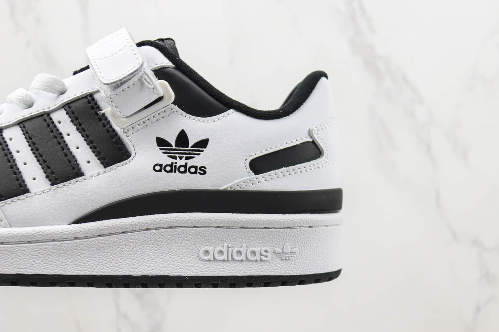 阿迪达斯adidas Forum 84 Low ACE纯原版本三叶草84白黑色魔术贴复古板鞋 莆田阿迪达斯货源 货号:FY7757