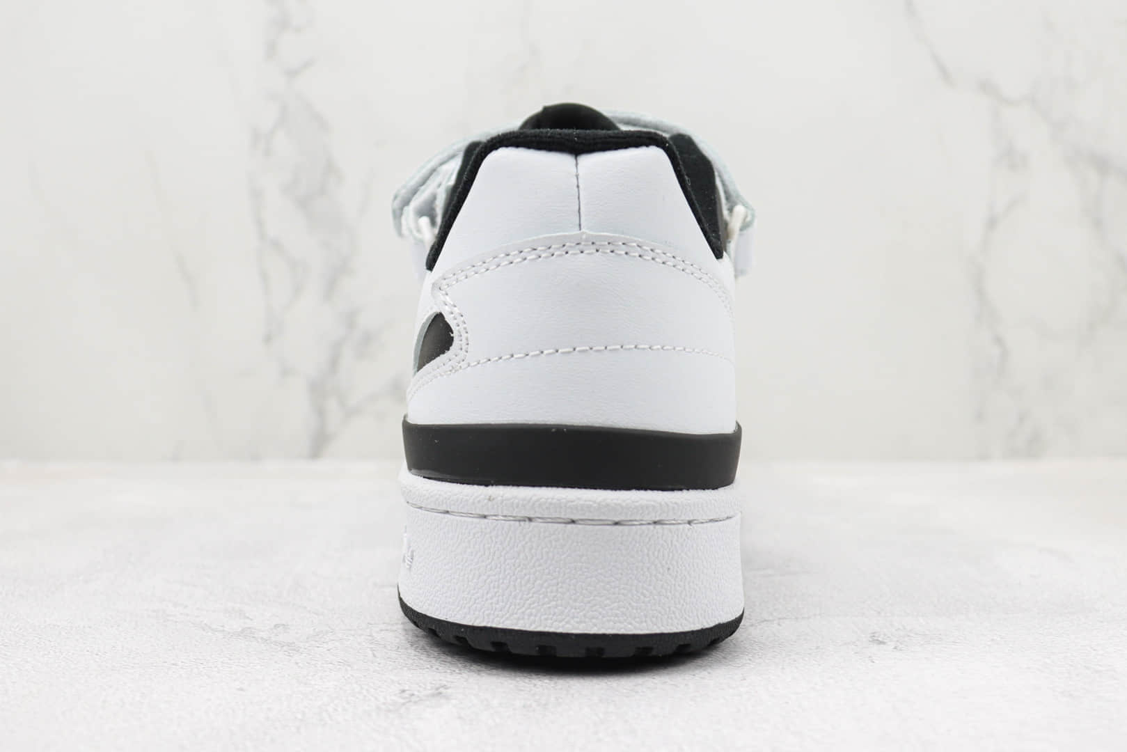阿迪达斯adidas Forum 84 Low ACE纯原版本三叶草84白黑色魔术贴复古板鞋 莆田阿迪达斯货源 货号:FY7757