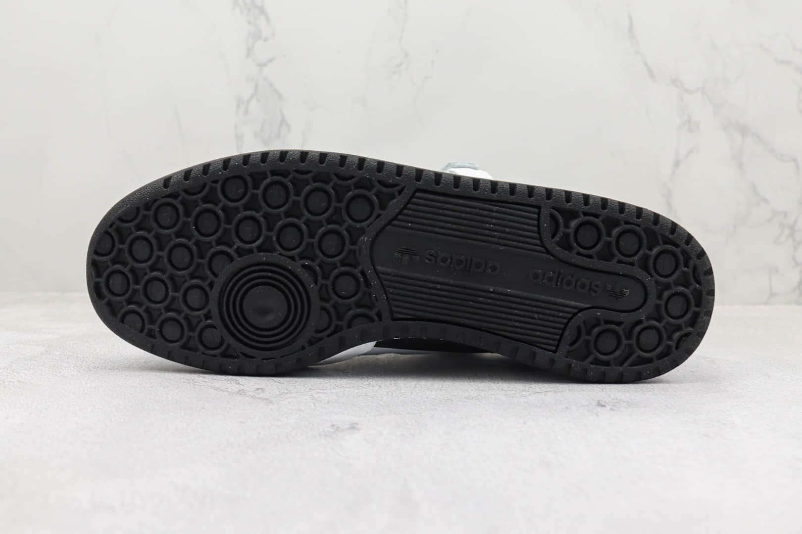 阿迪达斯adidas Forum 84 Low ACE纯原版本三叶草84白黑色魔术贴复古板鞋 莆田阿迪达斯货源 货号:FY7757