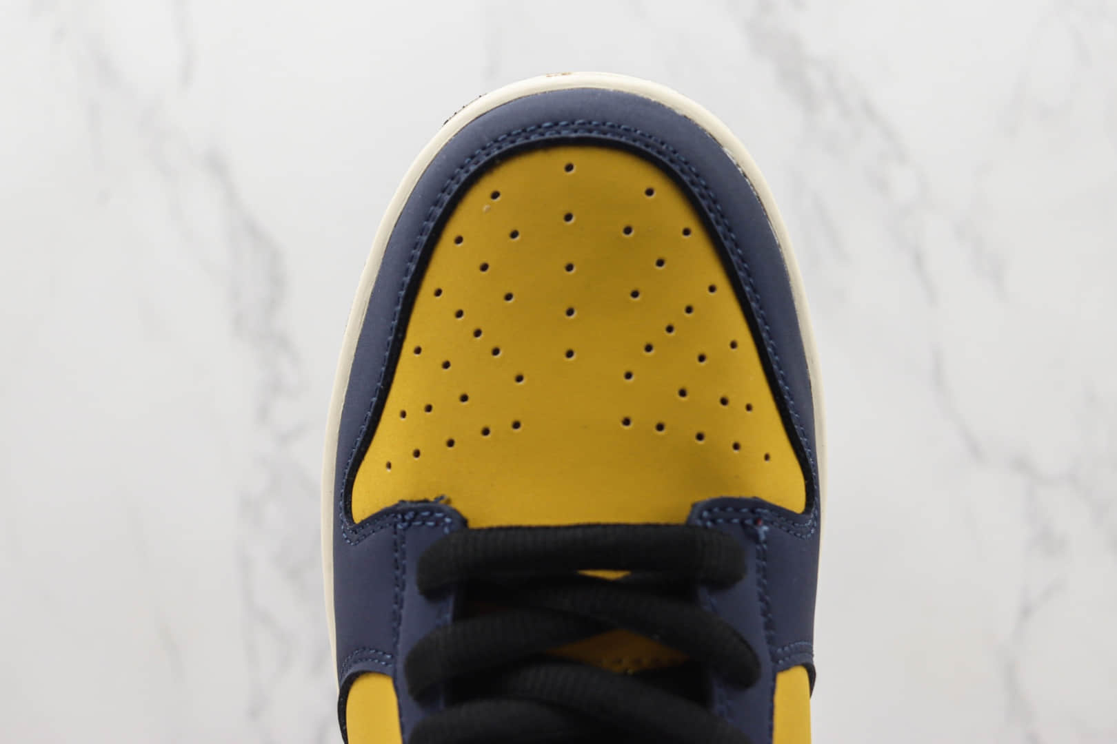 耐克NIKE SB Dunk Low大友克洋联名款纯原版本低帮SB DUNK蓝黄红勾英文印花雪地沙滩配色板鞋 莆田天花板DUNK系列 货号：KK6388-639