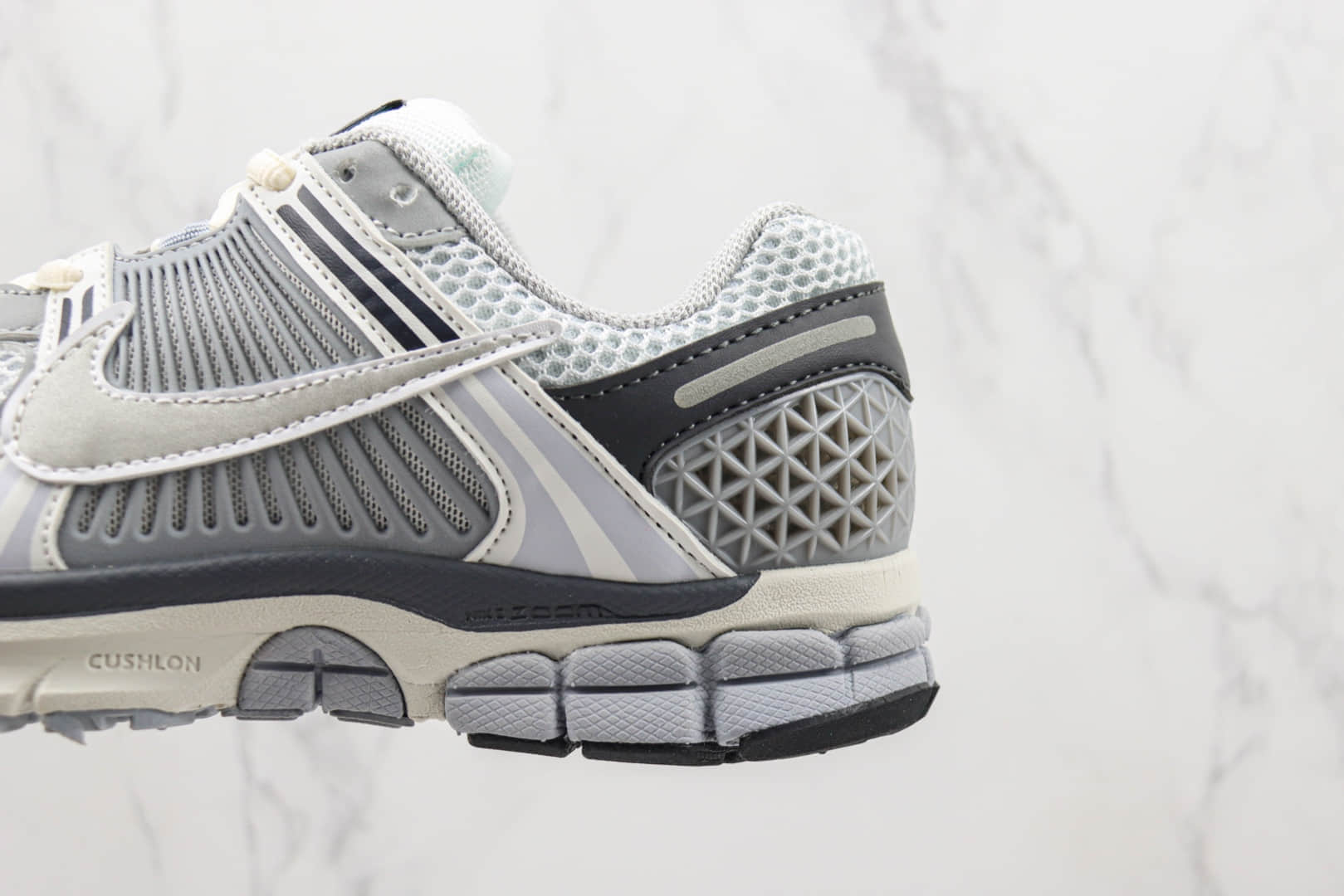 耐克Nike Zoom Vomero 5纯原版本佛莫罗5代灰白色复古慢跑鞋 莆田复刻耐克 货号:FD9919-001